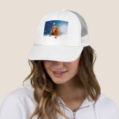 Cute Golden Retriever Dog Sitting in sneeuwtranen Trucker Pet (In situ)