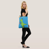 Cute grappengroene t rex dinosaur cartoon tote bag (Op model)