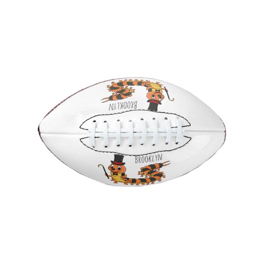 Cute grappige centipede cartoon illustratie american football (Voorkant)