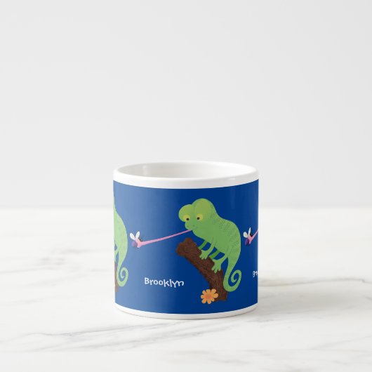 Cute grappige groene chameleon lizard cartoon espresso kop (Voorkant)