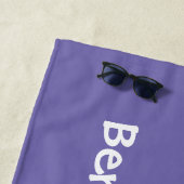 Cute grappige groene chameleon lizard cartoon strandlaken (In situ)