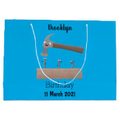 Cute, grappige hamer en nagels cartoon illustratie groot cadeauzakje (Achterkant)