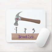 Cute, grappige hamer en nagels cartoon illustratie muismat (Met muis)