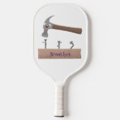 Cute, grappige hamer en nagels cartoon illustratie pickleball paddle (Achterkant)