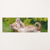 Cute grappige kattenkatjes die in een bloeiende tu yogamat (Achterkant (horizontaal))