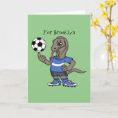 Cute grappige Komodo dragon die voetbal cartoon sp Kaart (Gele Bloem)