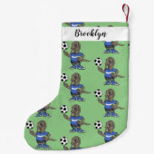 Cute grappige Komodo dragon die voetbal cartoon sp Kleine Kerstsok (Achterkant)