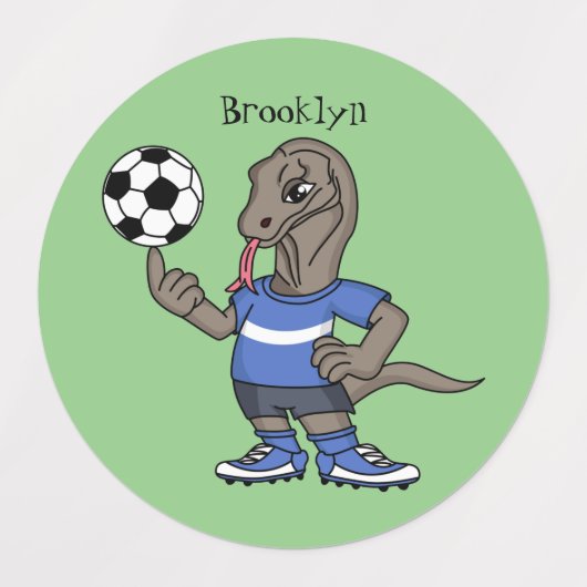 Cute grappige Komodo dragon die voetbal cartoon sp Labels (Design 2)