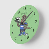 Cute grappige Komodo dragon die voetbal cartoon sp Ronde Klok (Hoek)