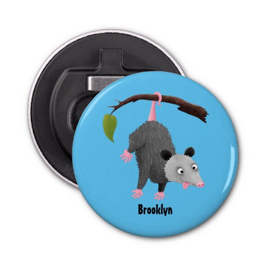 Cute grappige opossum aan de cartoon van de tak button flesopener (Voorkant)