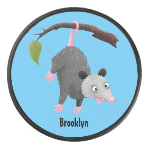Cute grappige opossum aan de cartoon van de tak hockey puck
