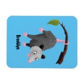 Cute grappige opossum aan de cartoon van de tak magneet (Horizontaal)