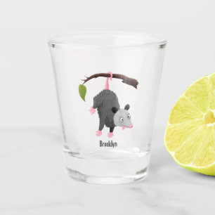 Cute grappige opossum aan de cartoon van de tak shot glas