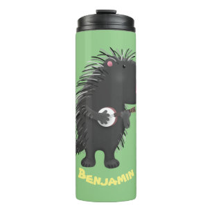 Cute grappige porcupine die banjo-cartoon speelt thermosbeker