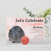 Cute Gray Guinee Pig Basketball Custom Party Kaart (Staand voorkant)