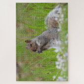 Cute Gray Squirrel Green Grass Bluetts Legpuzzel (Verticaal)