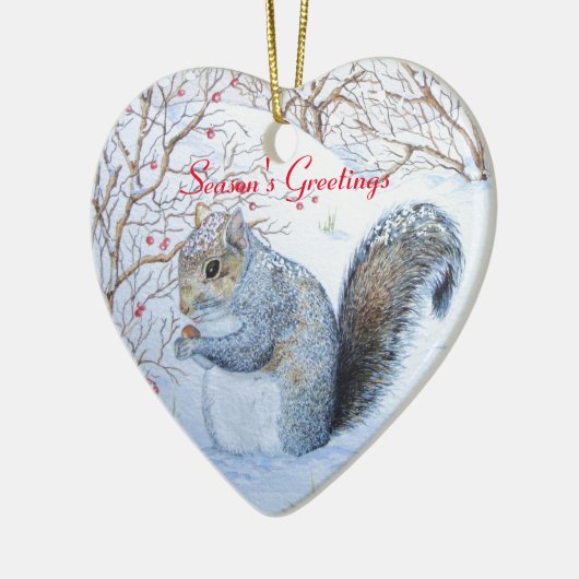 Cute gray squirrel sneeuwscène bij wilde dieren ke keramisch ornament (Links)