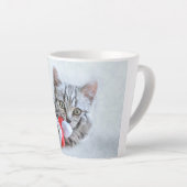Cute Gray Tabby Cat met kerstPet Xmas Latte Mok (Rechterhoek)