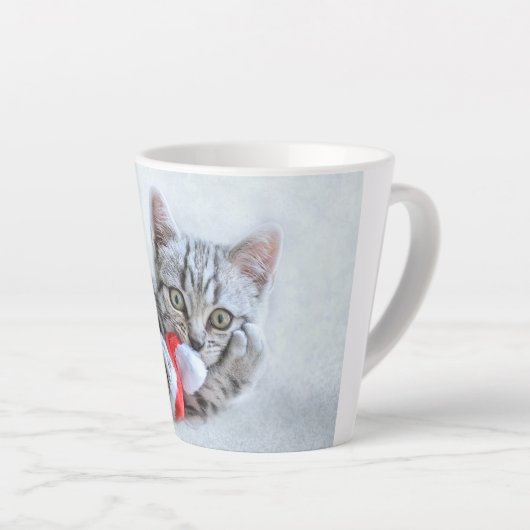 Cute Gray Tabby Cat met kerstPet Xmas Latte Mok (Rechterhoek)