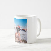 Cute Great Dane Dog Sitting in Snow-Kerstmis-Pet Koffiemok (Voorkant rechts)