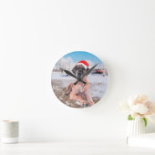 Cute Great Dane Dog Sitting in Snow-Kerstmis-Pet Ronde Klok (Huis)