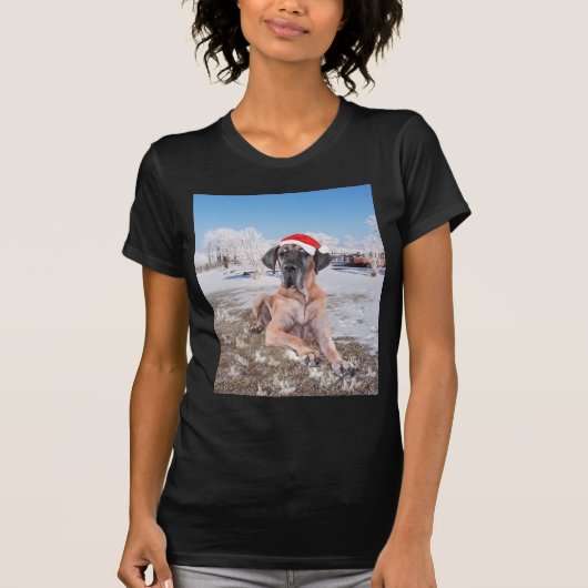 Cute Great Dane Dog Sitting in Snow-Kerstmis-Pet T-shirt (Voorkant)