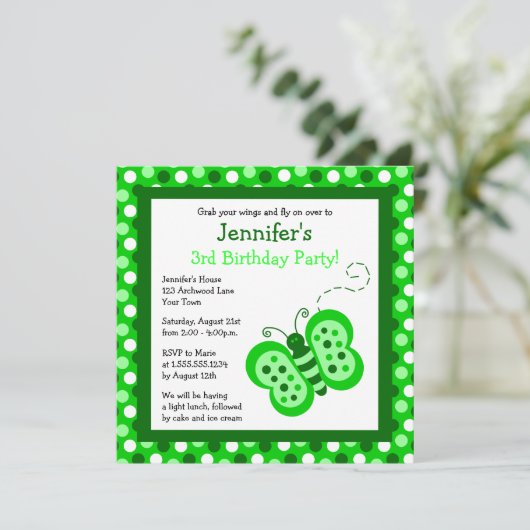 Cute Green Butterfly w/ Polka Dots Birthday Invite Kaart (Staand voorkant)
