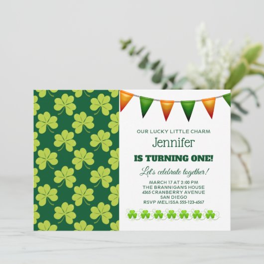 Cute Green Clover Shamrock Pattern Birthday Kaart (Staand voorkant)