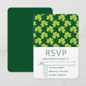 Cute Green Clover Shamrock Pattern RSVP Kaartje (Voorkant / Achterkant)