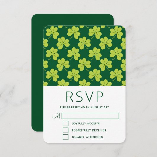 Cute Green Clover Shamrock Pattern RSVP Kaartje (Voorkant / Achterkant)