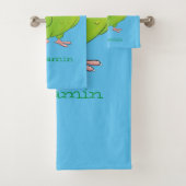 Cute green curious paraket cartoon bad handdoek (Insitu)