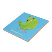 Cute green curious paraket cartoon tegeltje (Zijkant)
