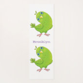 Cute green curious paraket cartoon yogamat (Achterkant)