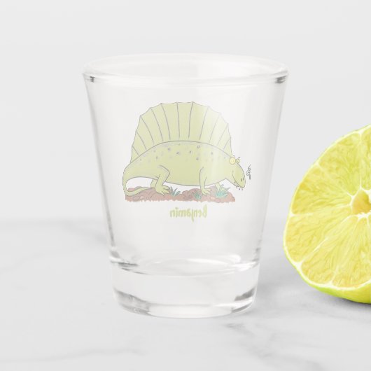 Cute green dimetrodon cartoon illustration shot glas (Achterkant)