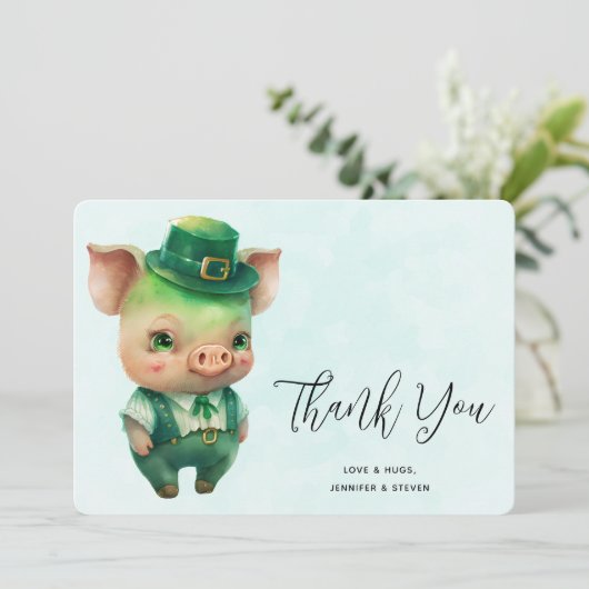 Cute Green Fairytale Pig in Fancy Attire Bedankkaart (Staand voorkant)