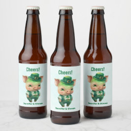Cute Green Fairytale Pig in Fancy Attire Bier Etiket