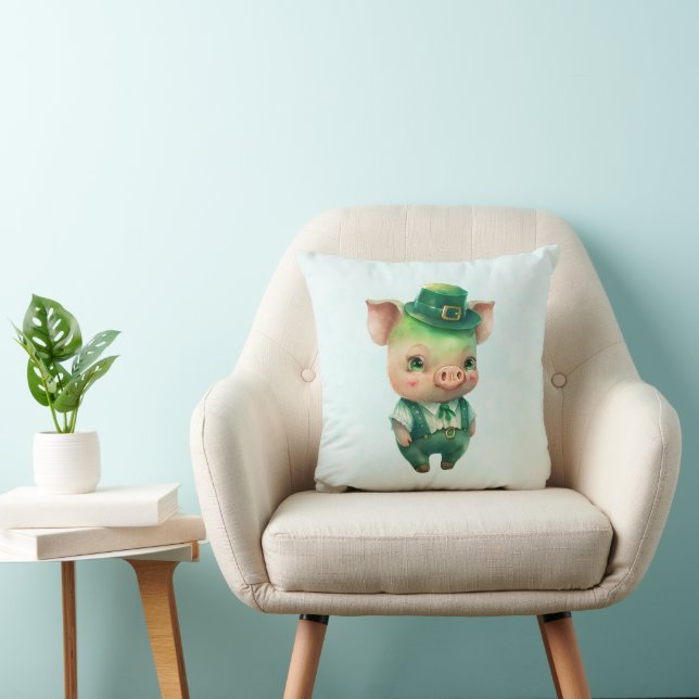 Cute Green Fairytale Pig in Fancy Attire Kussen (Stoel)