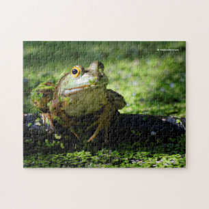 Cute Green Frog slaat een paal op de slang Legpuzzel