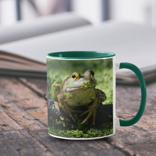 Cute Green Frog slaat een paal op de slang Mok