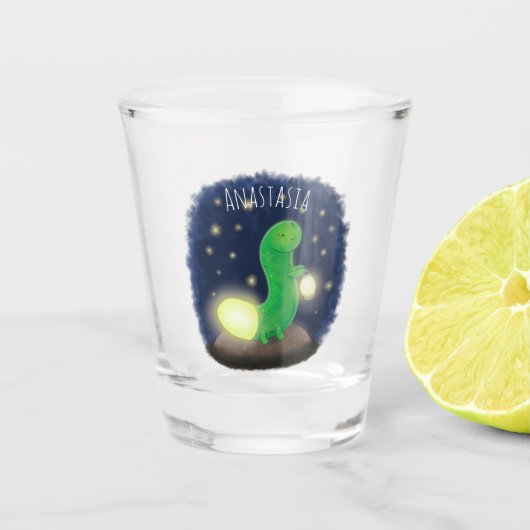 Cute green glow worm cartoon illustration shot glas (Voorkant)