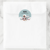 Cute Grey Baby pinguin in wintersneeuw Ronde Sticker (Tas)
