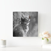 Cute Grey Kitten met Butterfly op Nose Vierkante Klok (Huis)