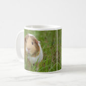 Cute Guinea Pig in Grass Koffiemok (Voorkant links)