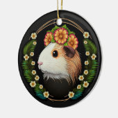 Cute guinea pig met een kroon van primrozen keramisch ornament (Links)