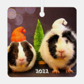 Cute Guinea Pigs in a Santa Hat Metalen Ornament (Achterkant)
