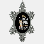 Cute Guinee Pig Ate Mijn thuiswerk Tin Sneeuwvlok Ornament (Links)