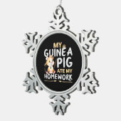 Cute Guinee Pig Ate Mijn thuiswerk Tin Sneeuwvlok Ornament (Rechts)
