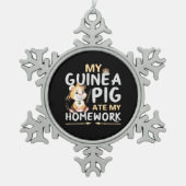 Cute Guinee Pig Ate Mijn thuiswerk Tin Sneeuwvlok Ornament (Voorkant)
