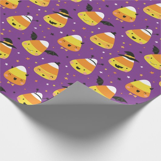 Cute Halloween Candy Corns in costume purple Cadeaupapier (Hoek)