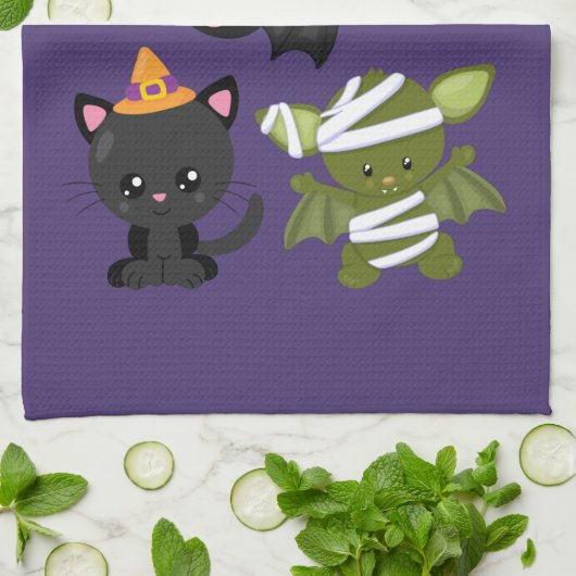 Cute Halloween Cat, Bat, Mummy & Ghost Theedoek (Gevouwen)